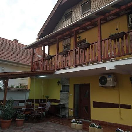 Bazsi Apartman Hajduszoboszlo Luaran gambar