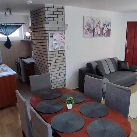 Bazsi Apartman Hajduszoboszlo Luaran gambar
