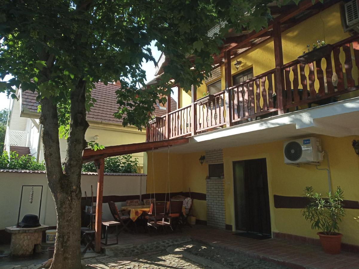 Bazsi Apartman Hajduszoboszlo Luaran gambar