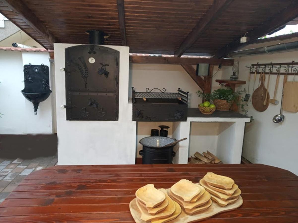 Bazsi Apartman Hajduszoboszlo Luaran gambar