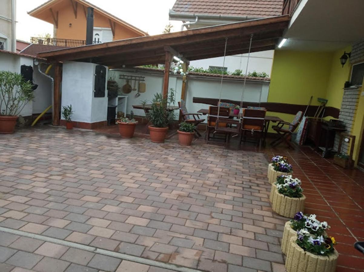 Bazsi Apartman Hajduszoboszlo Luaran gambar