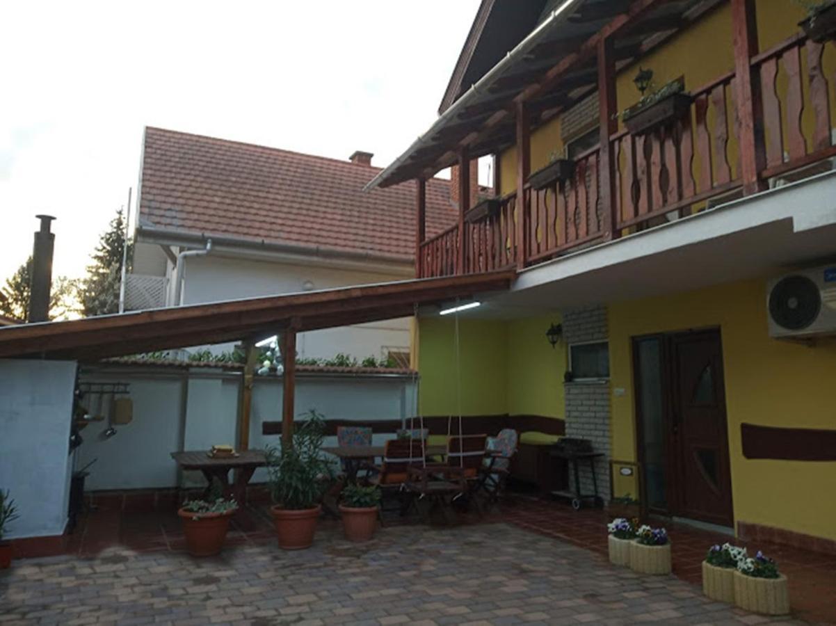 Bazsi Apartman Hajduszoboszlo Luaran gambar