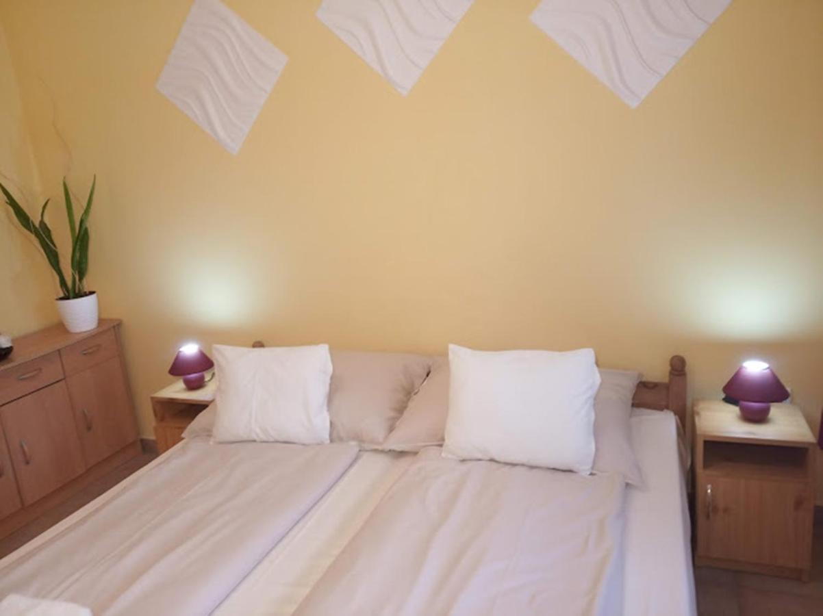 Bazsi Apartman Hajduszoboszlo Luaran gambar