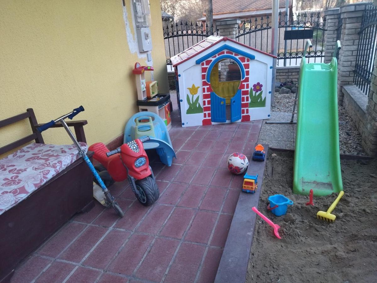 Bazsi Apartman Hajduszoboszlo Luaran gambar
