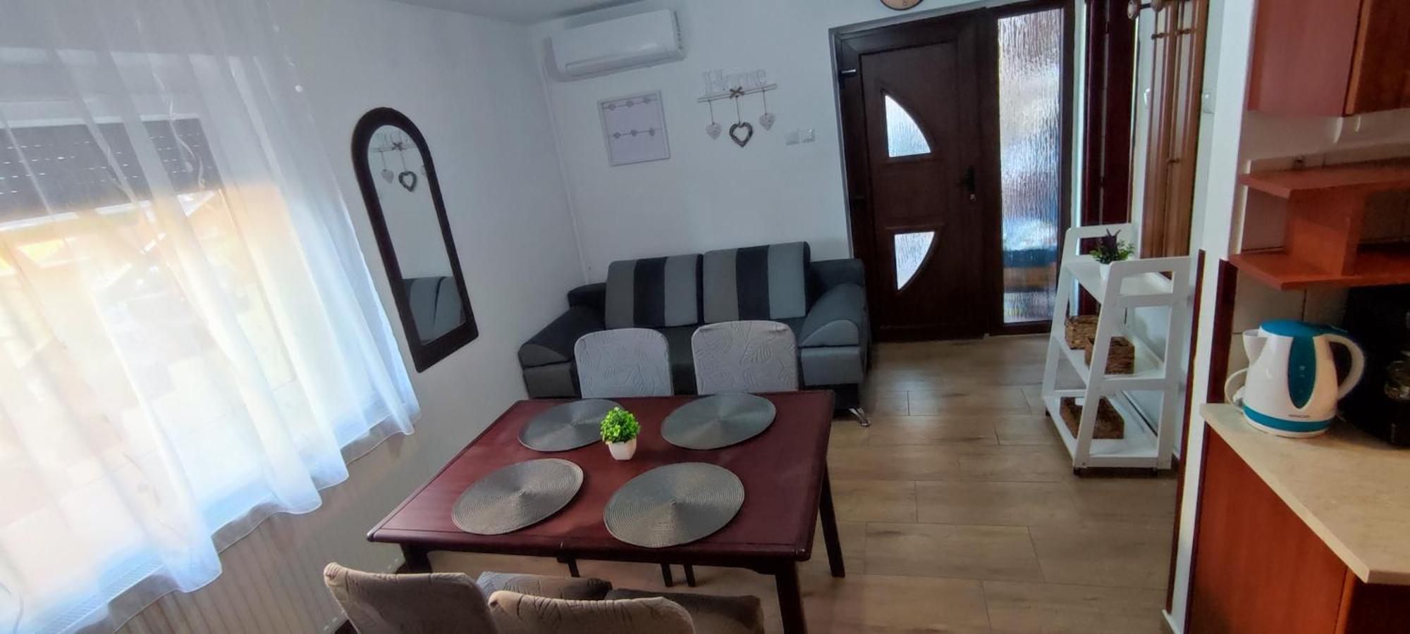 Bazsi Apartman Hajduszoboszlo Luaran gambar
