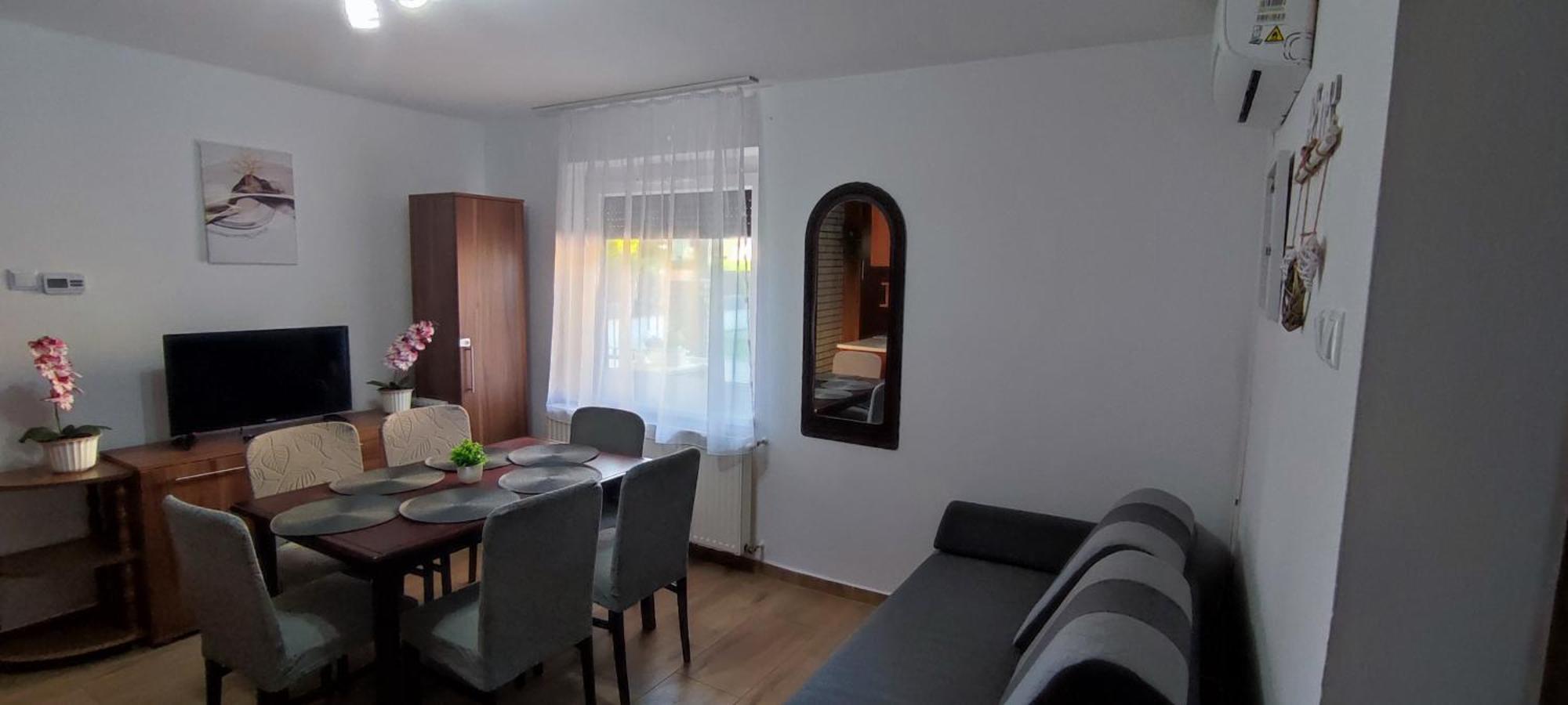 Bazsi Apartman Hajduszoboszlo Luaran gambar