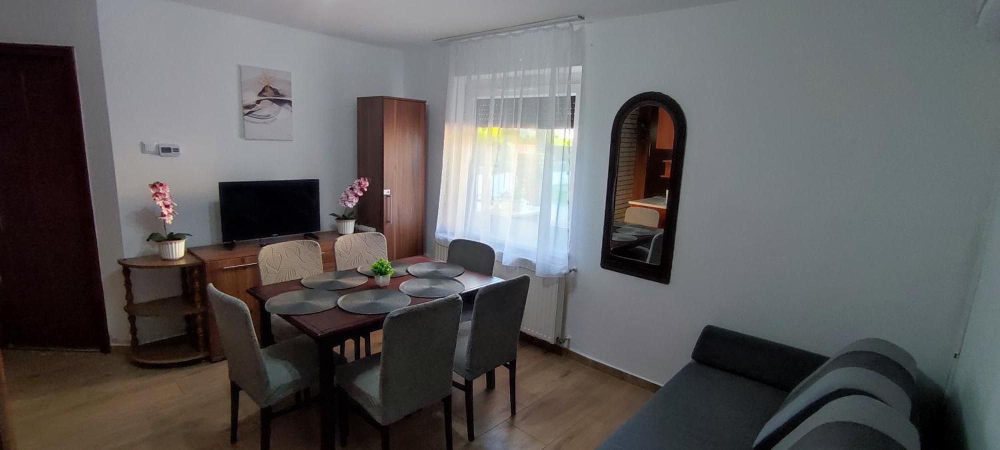 Bazsi Apartman Hajduszoboszlo Luaran gambar