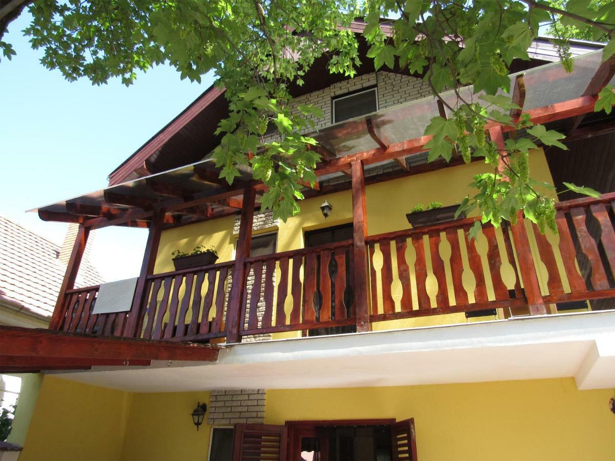 Bazsi Apartman Hajduszoboszlo Luaran gambar